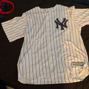 New York Yankees no name jersey.